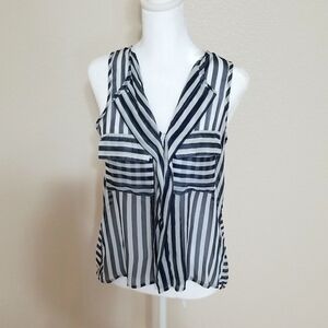 Truth style sleeveless top sheer. Small ,with pockets .